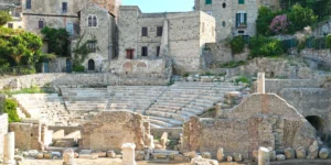 Teatro romano Terracina - centro storico